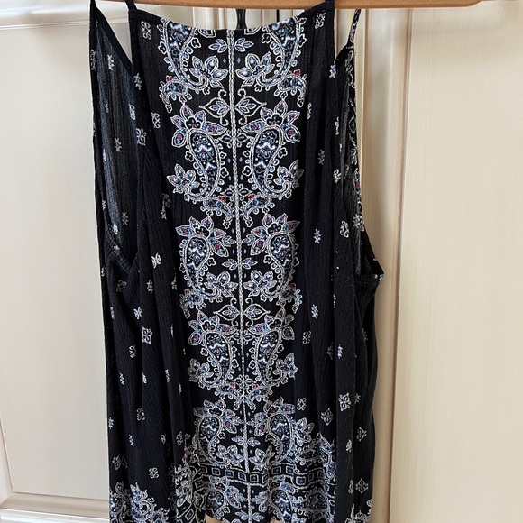 LUQ Halter Top - Picture 3 of 4